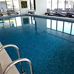 Апартаменты Alezzi Luxury Spa Piscina Incalzita Sauna Parking