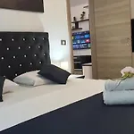 Alezzi Luxury Spa Piscina Incalzita Sauna Parking Апартаменты Нэводари